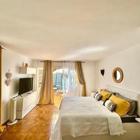 Buenavista Torviscas * アデヘ